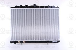 Радиатор охлаждения двигателя NISSENS 68704