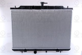 Радиатор охлаждения двигателя NISSENS 68724