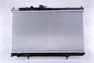 Радиатор охлаждения двигателя NISSENS 68751