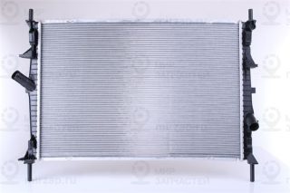 Радиатор охлаждения двигателя NISSENS 69240