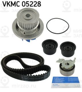 Насос водяной + комплект зубчатого ремня SKF VKMC05228