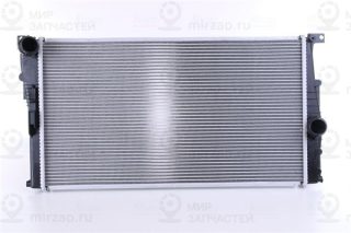 Радиатор охлаждения двигателя NISSENS 60816