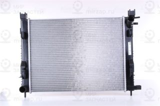 Радиатор охлаждения двигателя NISSENS 637627