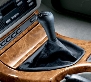 Головка рыч. ПП кожа/5-ступ./кругл.зажим SCHWARZ
 BMW 25111434717