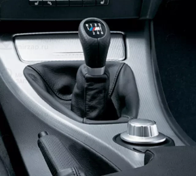 Головка рычага ПП кожа с накл./6-ступ. SCHWARZ/M
 BMW 25118037308