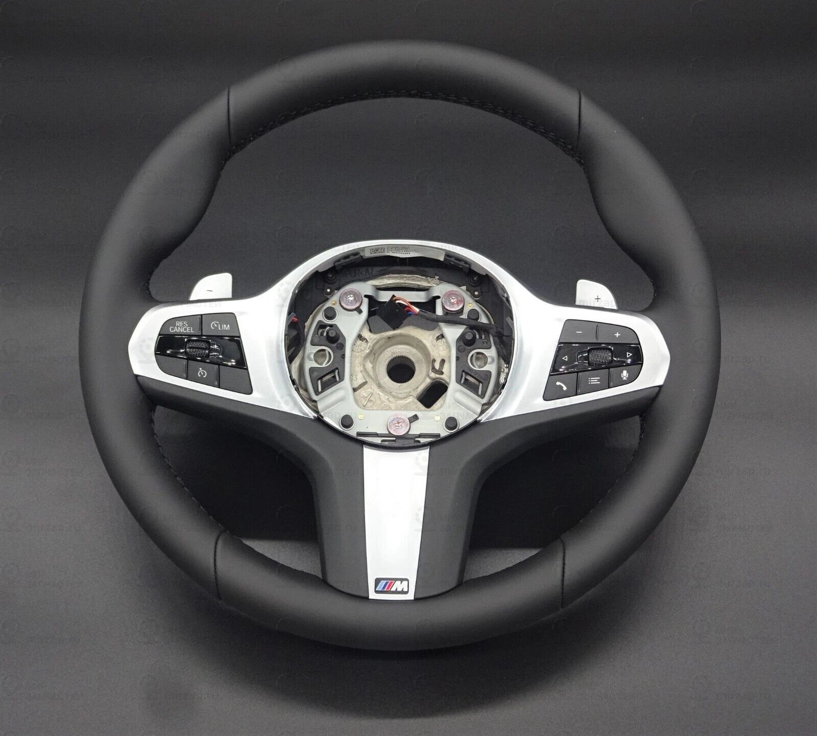 M Sportlenkrad Leder
 BMW 32308008186