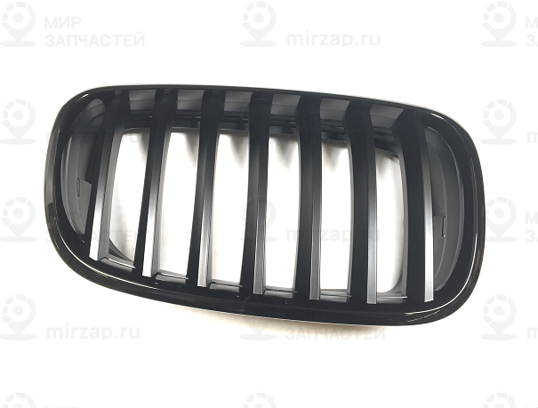 Решетка радиатора черная правая BMW 51712150246